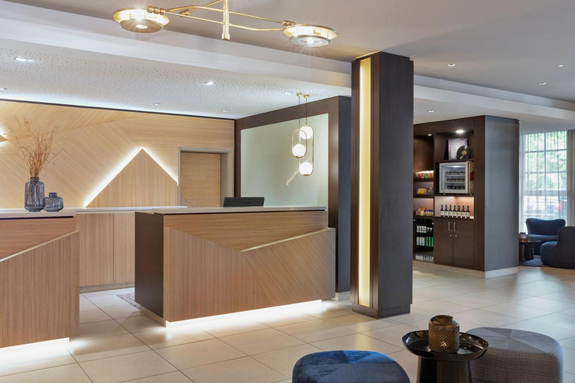 Courtyard By Marriott Wiesbaden-Nordenstadt Экстерьер фото