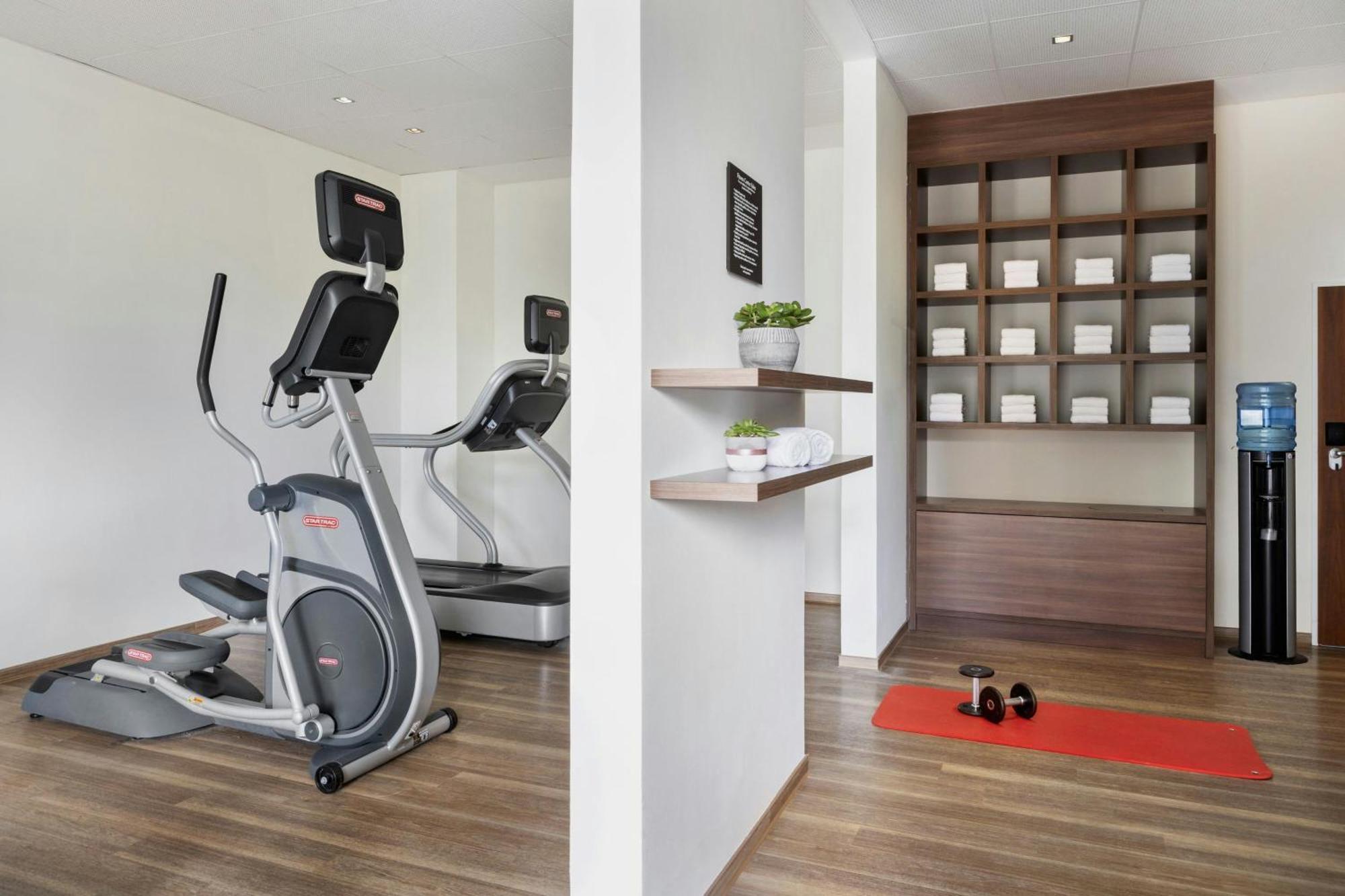Courtyard By Marriott Wiesbaden-Nordenstadt Экстерьер фото